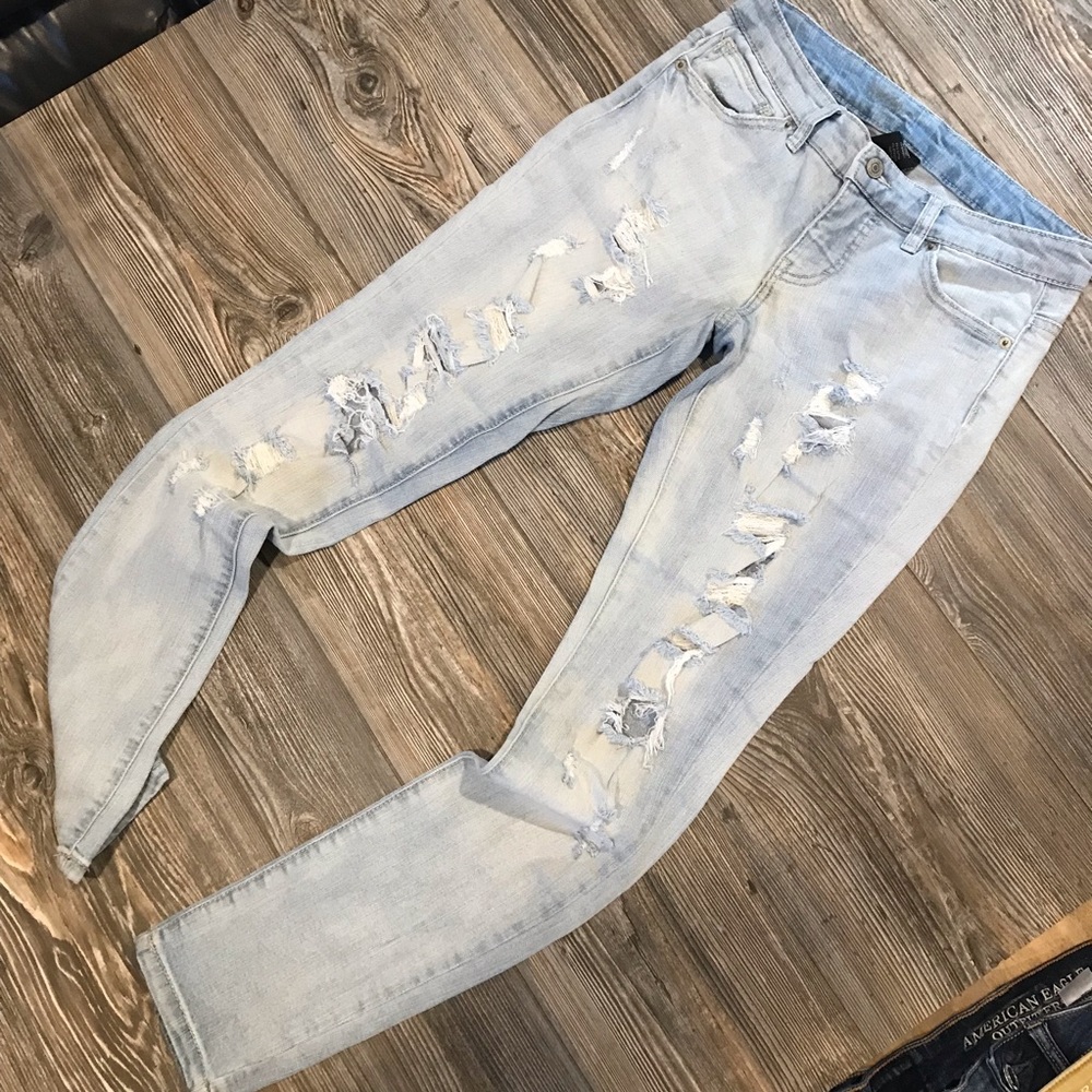 SOLD ❌❌Light distressed skinny jeans - Picture 4 of 7